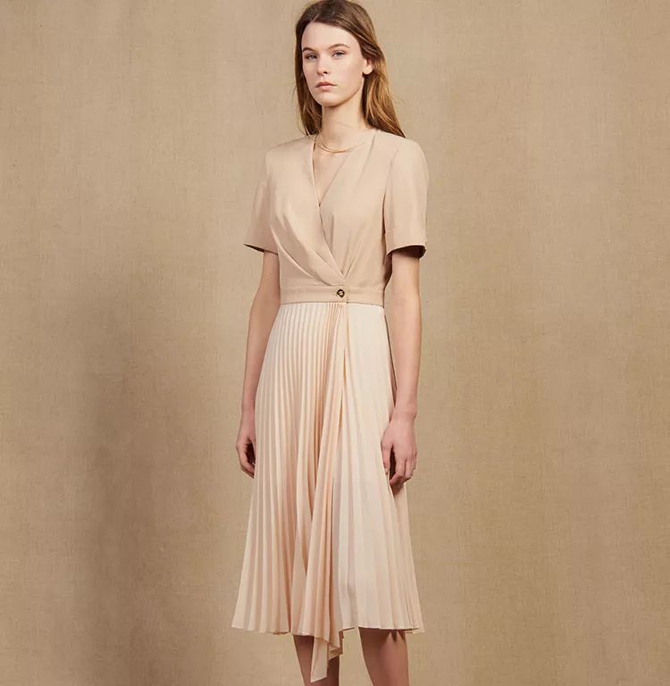 适合妈妈的时尚连衣裙有哪些,妈妈也适合穿的连衣裙