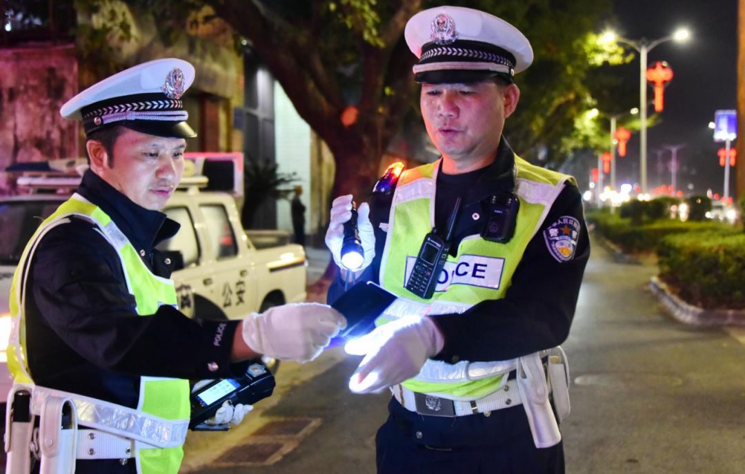 查询车辆保险电子保单,车主查看车保险