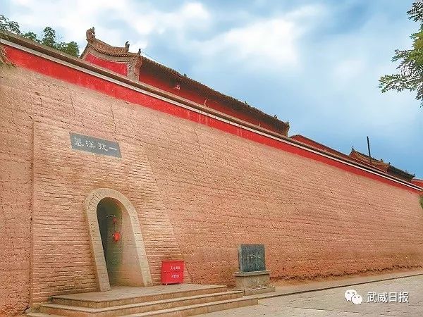 国宝马踏飞燕铜奔马,国宝文物马踏飞燕介绍