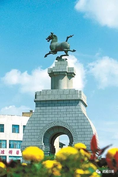 国宝马踏飞燕铜奔马,国宝文物马踏飞燕介绍