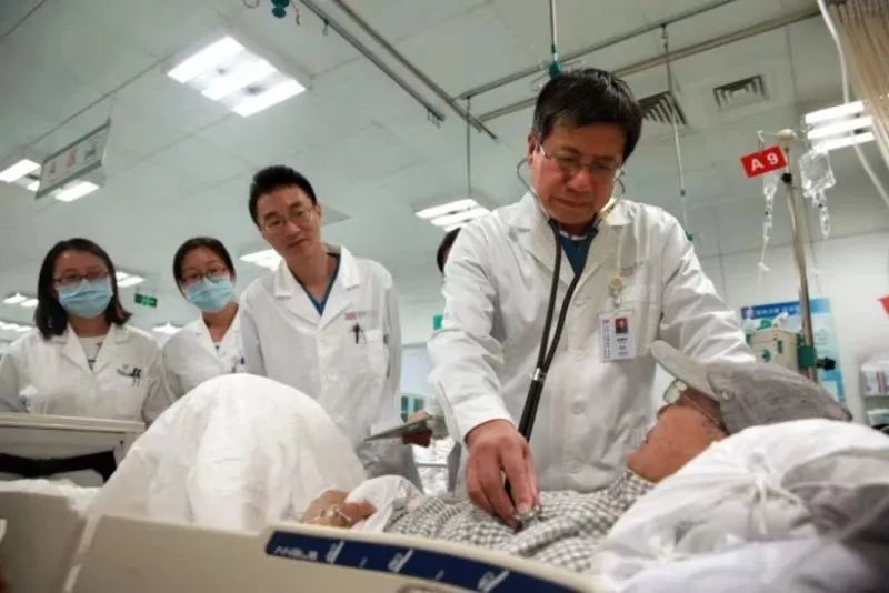 “首都十大健康卫士”揭晓来听听这10位医生的故事