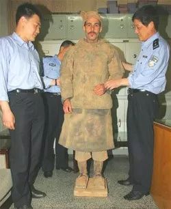 兵马俑让老外震惊,兵马俑每天都在挖吗真的假的