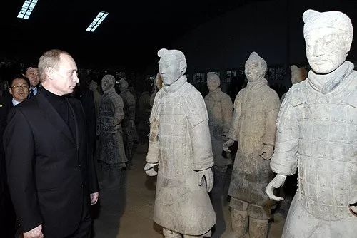 兵马俑让老外震惊,兵马俑每天都在挖吗真的假的