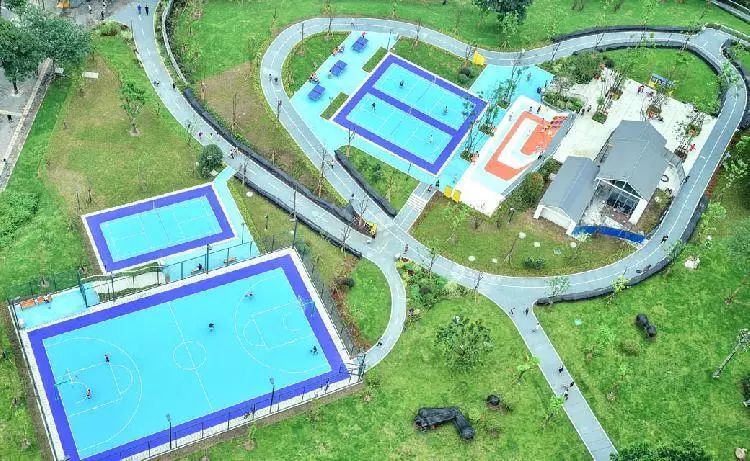 荒地变绿地视频,又一个休闲健身的好去处