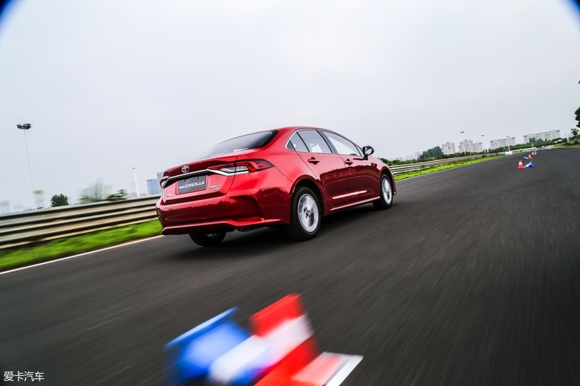 12代卡罗拉上市时间,丰田卡罗拉从第一代到12代