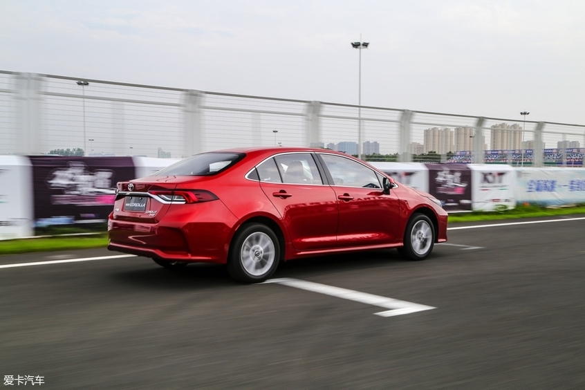 12代卡罗拉上市时间,丰田卡罗拉从第一代到12代