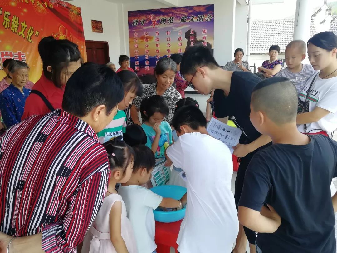 法治春风暖人心普法宣传正当时,法制宣传进乡村普法