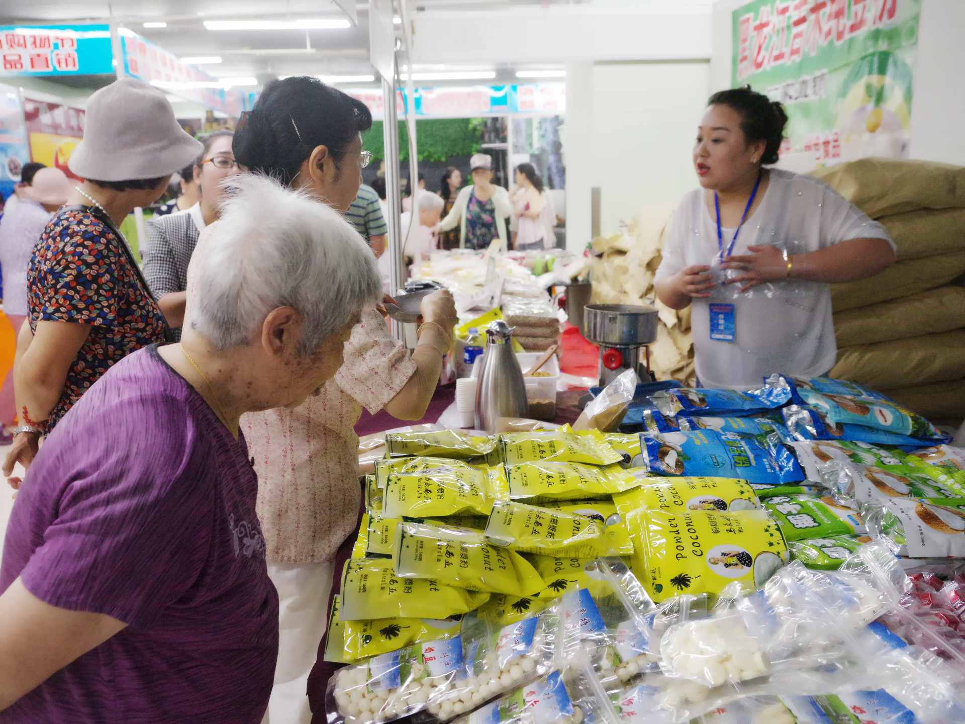 惠民消夏丝绸服装购物节暨名优特农副产品直销在石景山鲁谷10日开张