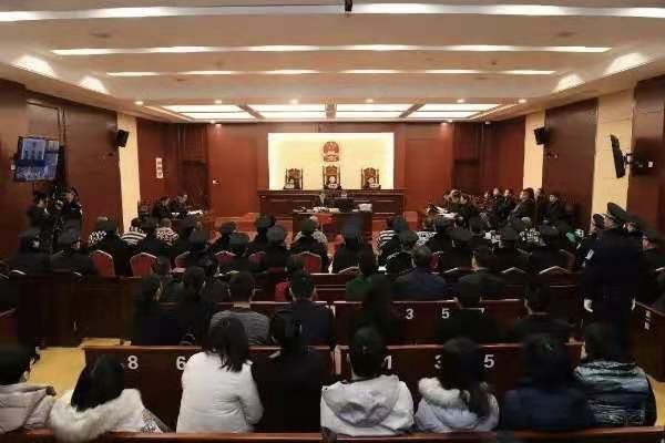 重拳打击恶势力的视频,重拳打击黑势力