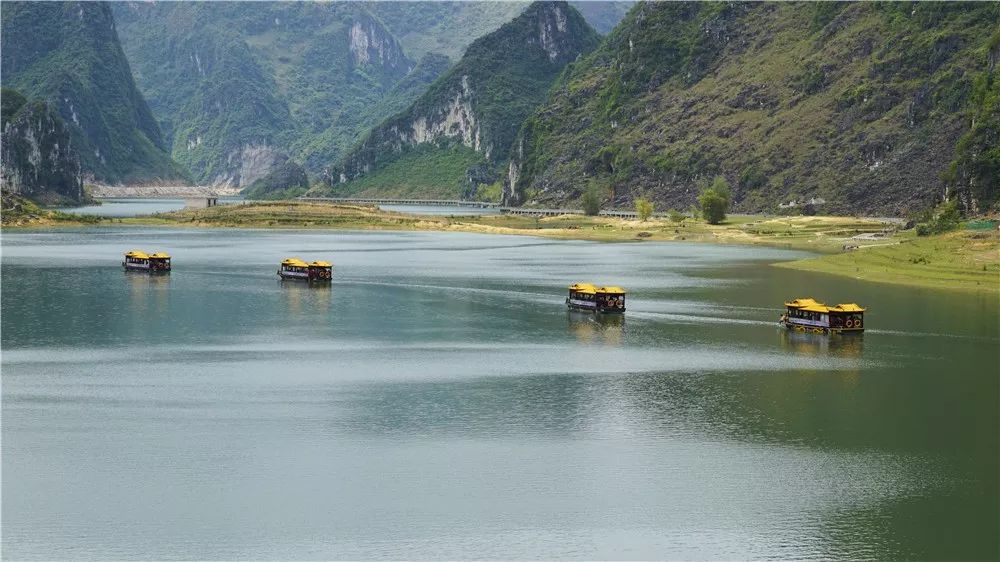 头条|不想走的太远？那我们就去百色这些美到窒息的旅游景点看看吧