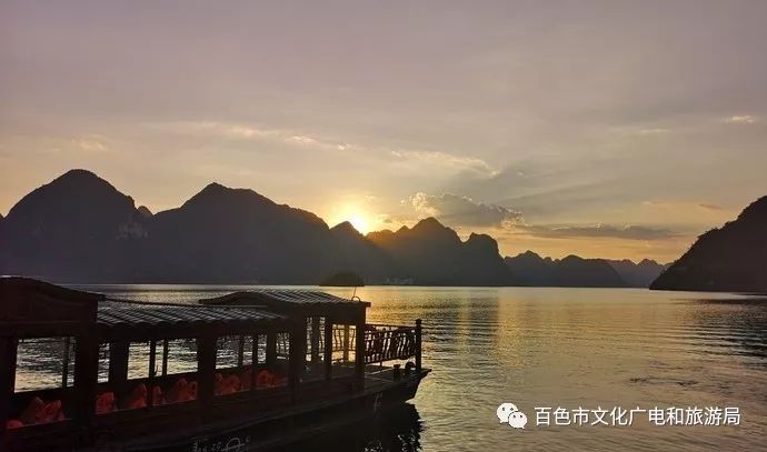 头条|不想走的太远？那我们就去百色这些美到窒息的旅游景点看看吧
