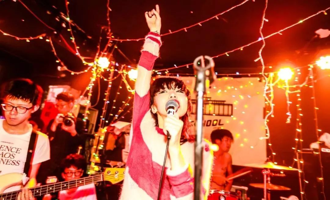 乐队的夏天学校酒吧,乐队的夏天school