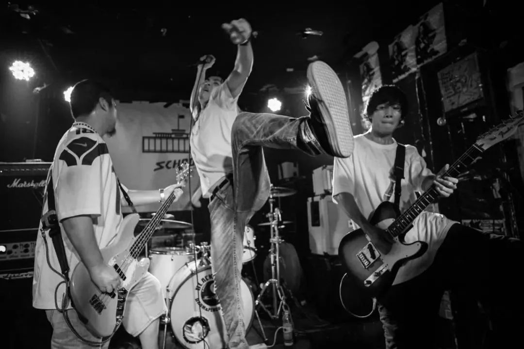 乐队的夏天学校酒吧,乐队的夏天school