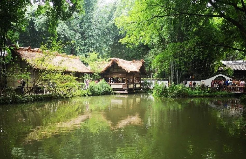 “火”上了央视！没想到夜晚的成都，居然藏了这么多耍法