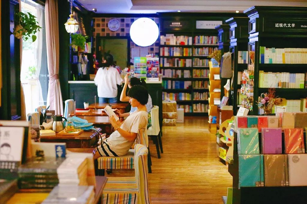 “火”上了央视！没想到夜晚的成都，居然藏了这么多耍法