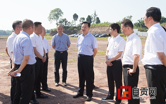 李刚调研督导沿滩区重大项目推进情况