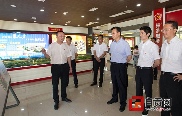 李刚调研督导沿滩区重大项目推进情况