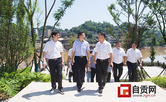 李刚调研督导沿滩区重大项目推进情况