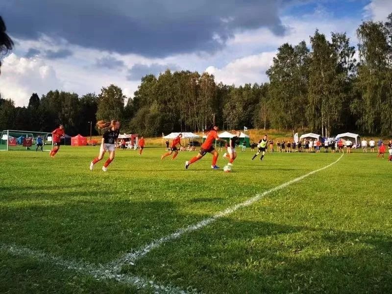 在挪威！金山这群小姑娘获得了这项国际赛事的亚军！