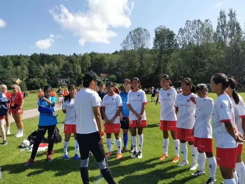 在挪威！金山这群小姑娘获得了这项国际赛事的亚军！