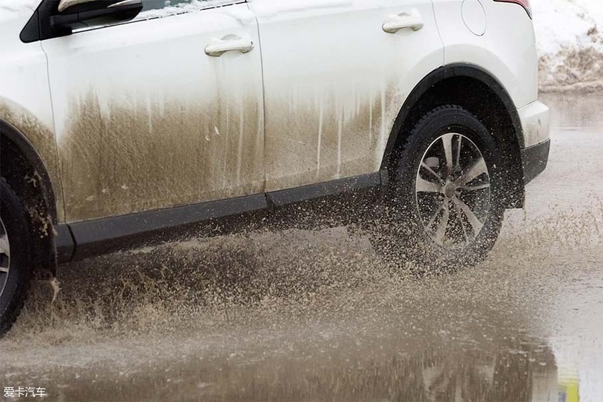 为什么老司机都喜欢下雨天洗车,老司机都在雨天洗车