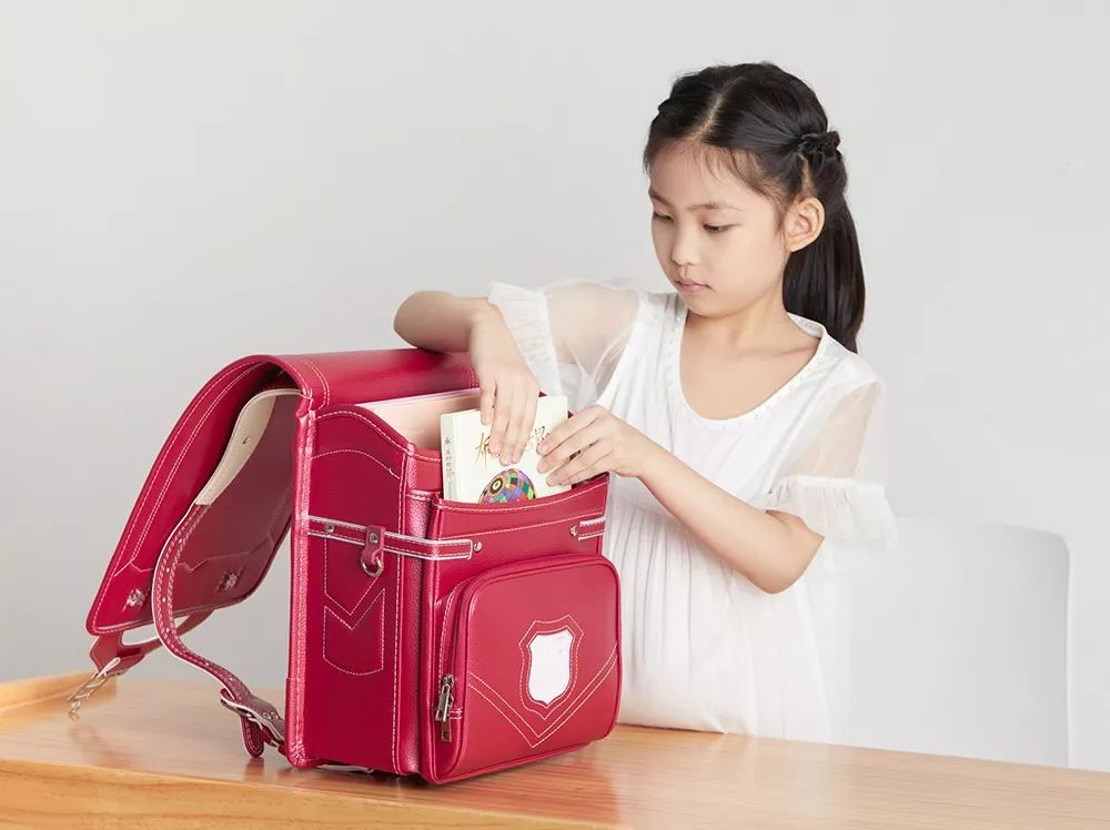 日本小孩的书包有哪些,日本儿童减负保护肩脊书包