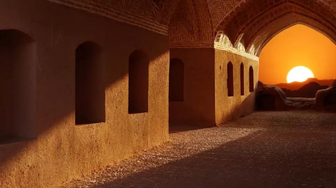 球旅伴|国庆签证容易专列：伊朗上线1周即将成团，塞尔维亚黑山，格鲁吉亚，摩洛哥