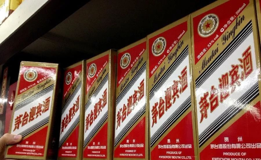 欠债200亿！又有金融平台出事，数百人现场讨说法；顶着台风去“抢房”，这地儿楼市火了；38款智能门锁抽检都不合格，谁还敢用？