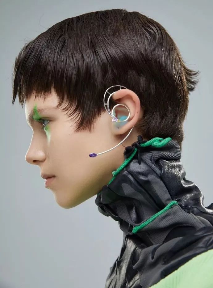 没有耳洞的明星是怎么戴耳环的,明星同款耳夹无耳洞