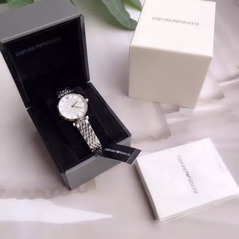 36岁佟丽娅低调过生日，这变化太惊人，她到底经历了什么？