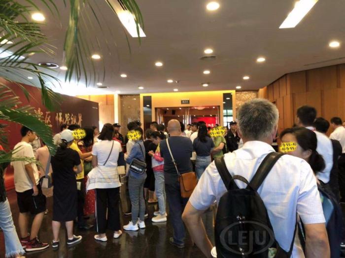 楼市迎来小阳春中心红盘热势加推,年底开盘潮来袭主城多盘同时报名