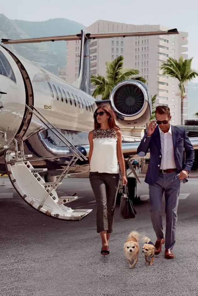 航空在什么情况下免费升舱,航空公司有免费升级头等舱吗