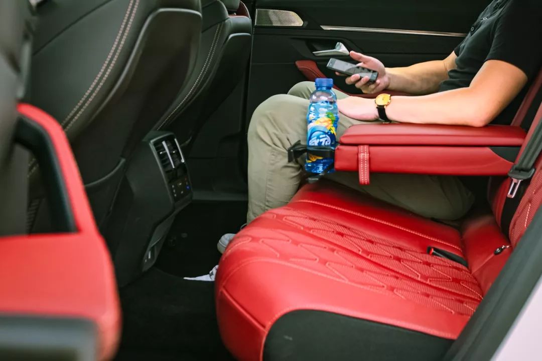 东风标致508l2021款怎么样,不一样的烟火和惊艳