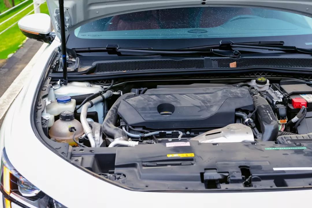 东风标致508l2021款怎么样,不一样的烟火和惊艳