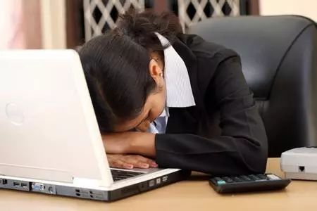 牙疼带的太阳穴疼挂啥科看,牙疼和眼疼看什么科