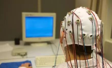 正确认识大脑乱放电的癫痫,拯救乱放电的大脑