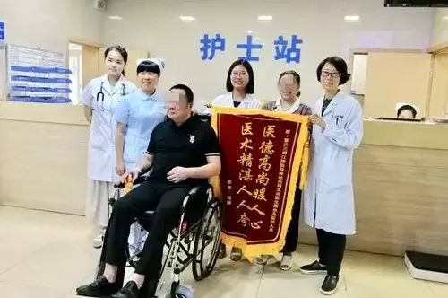 邓杉杉,邓杉杉遂宁照片