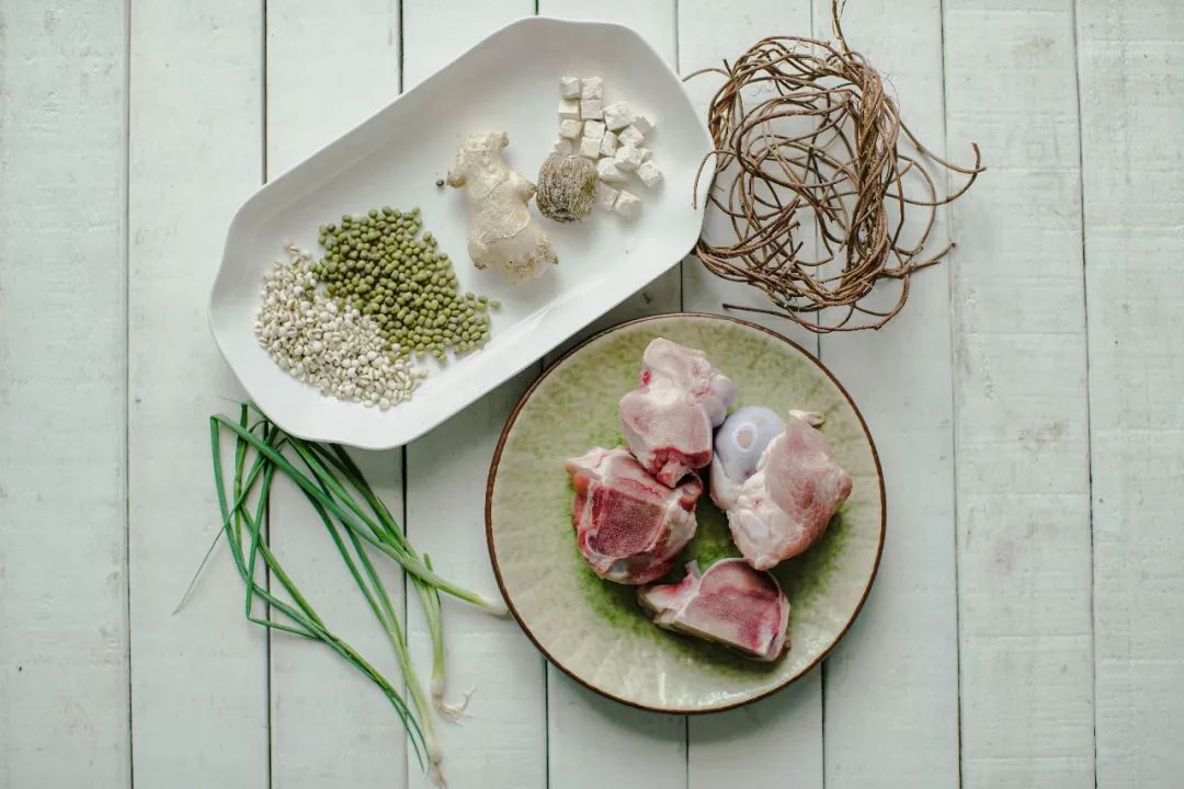 空调房喝什么汤好,夏天在空调房喝什么汤