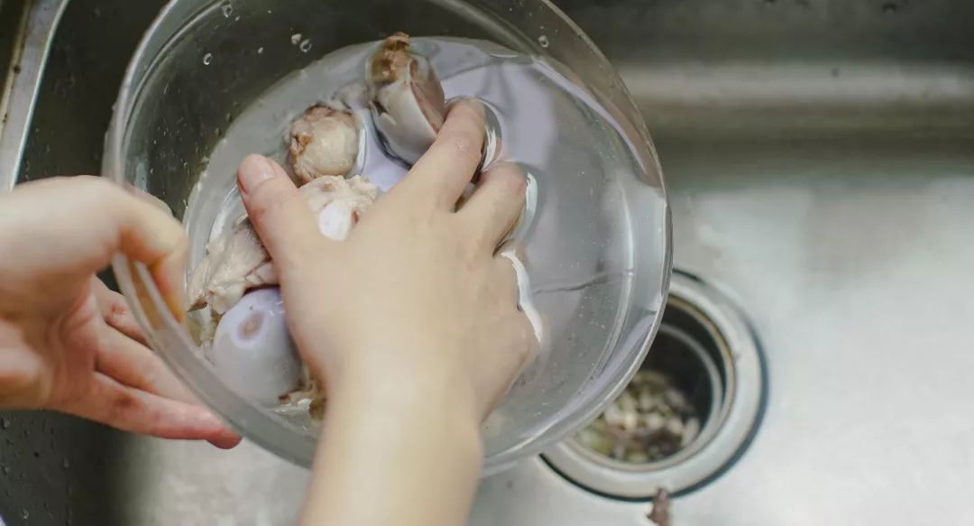 空调房喝什么汤好,夏天在空调房喝什么汤