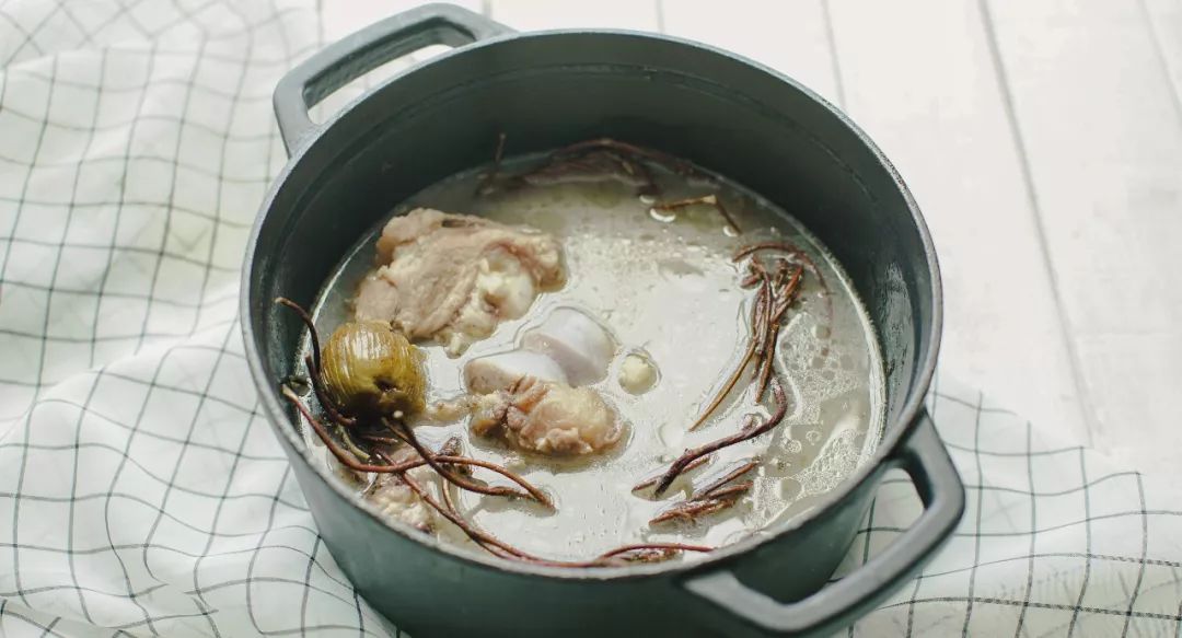 空调房喝什么汤好,夏天在空调房喝什么汤