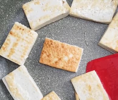 铁锅怎么养锅才不粘锅,熟铁锅怎么养才不粘锅