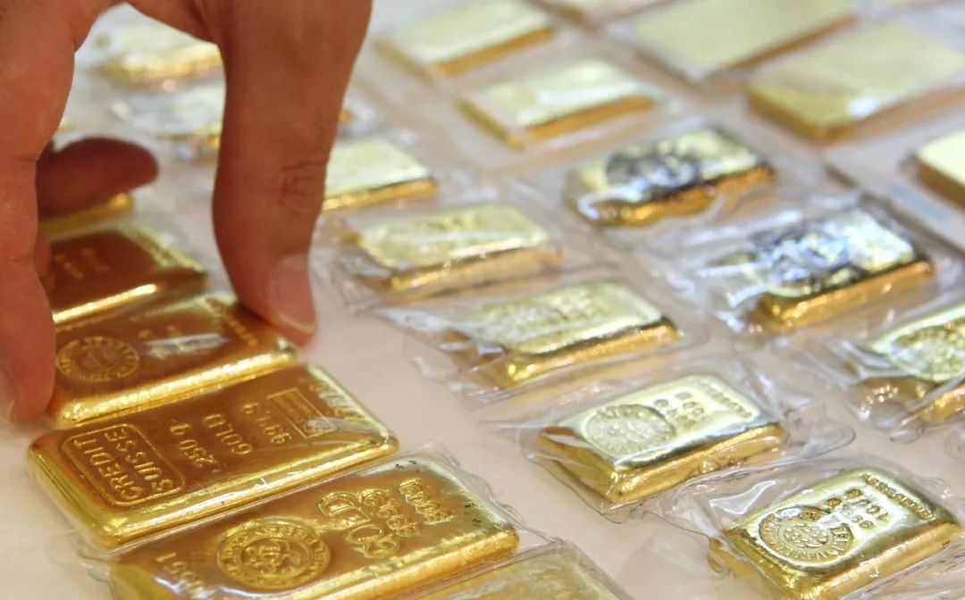 今日金价婚戒,现在金价高结婚首饰该卖吗