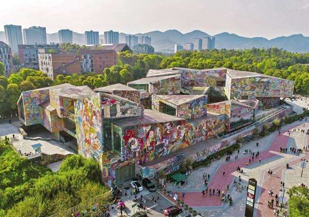 致新同学：沙坪坝教育，用知识立实生命之柱，用思想浇育生命之花