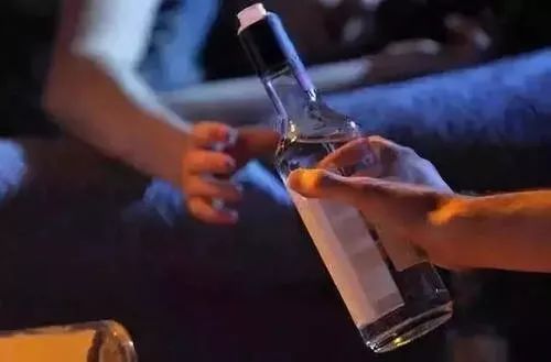 卖毒品99克被警察捉,警方破获保健品案抓获多人