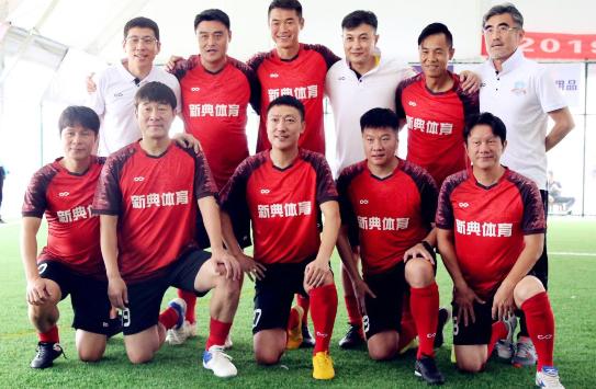 点燃青岛西海岸新区金沙滩啤酒城激情!2019首届草根英雄挑战中国传奇明星足球赛来了