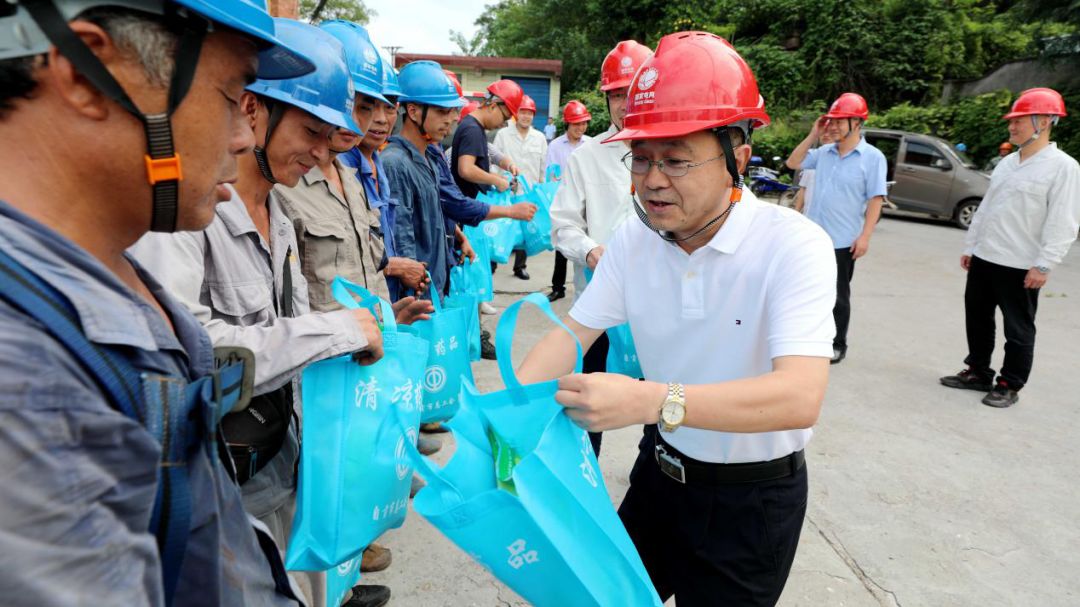 快递二次收费最新法律法规,取快递二次收费违法