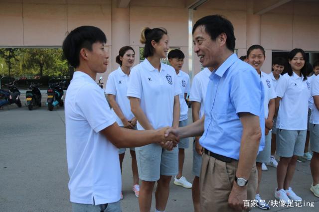 即将掌舵中国足球，足协“专职主席”陈戌源有何不同？