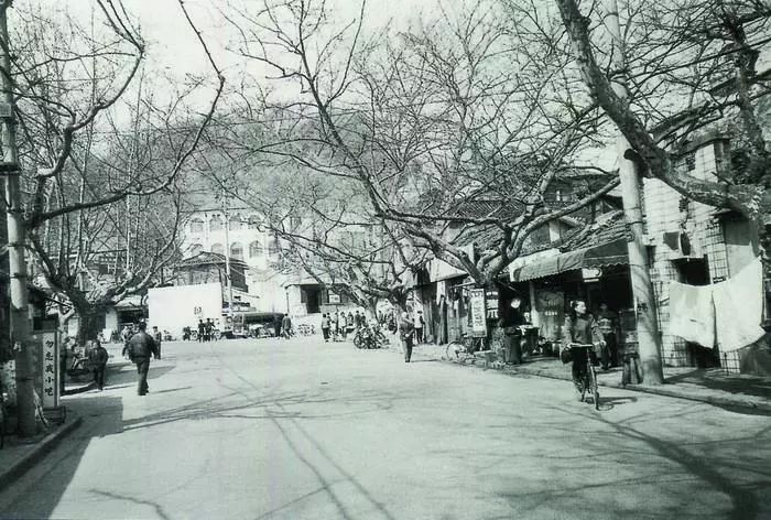 90年代的镇江大市口有哪些商店,民国镇江老照片商铺