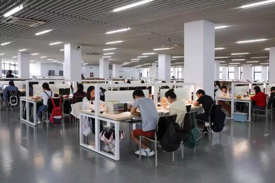 嗨，新同学你好，这里是河海大学！