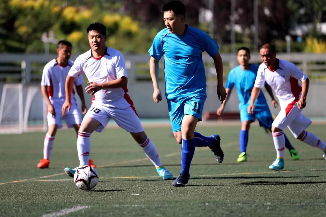 喜讯足球比赛冠军,喜报战报